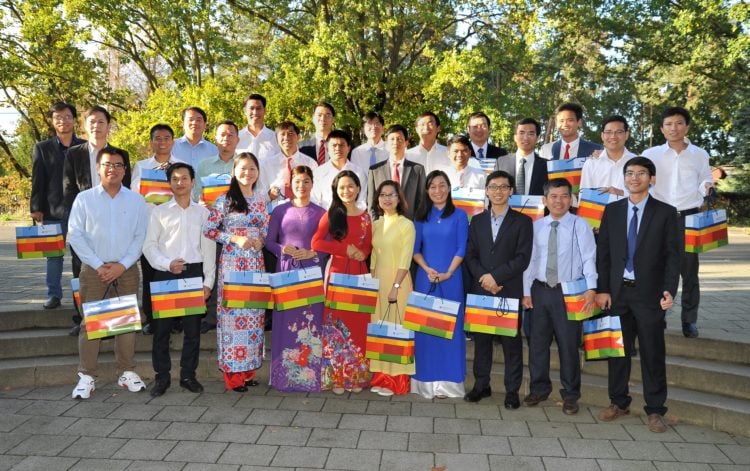 Handwerkszertifikate für 28 Berufsschullehrer aus Vietnam