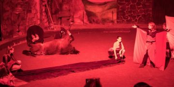 11. Halloweenshow der Ompahs Kunstreiter mit Zauberern und Kürbisgeist