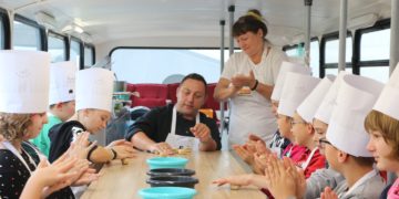 Dissenchener Grundschüler: Mit dem Backbus zum eigenen Brezel