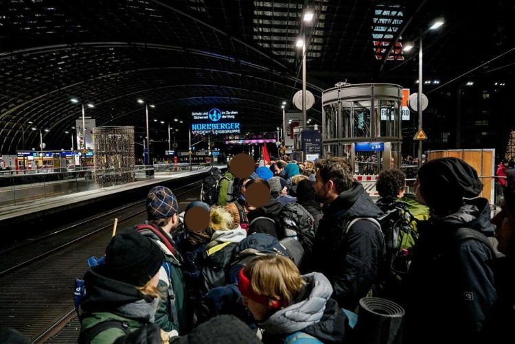 Lausitzer Kohleproteste: Aktionstag beginnt. Tausende auf dem Weg in die Region