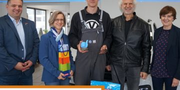 Übergabe Auszeichnung Lehrling des Monats Oktober_ Handwerkskammer Cottbus_Autohaus Schwadtke