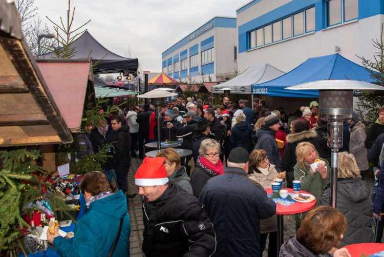 4. Kröger Weihnachtsmarkt in Massen lockte zahlreiche Besucher an