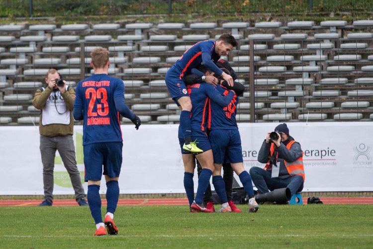 Abgezockt in Richtung Tabellenspitze! Energie Cottbus siegt 2:0 in Lichtenberg