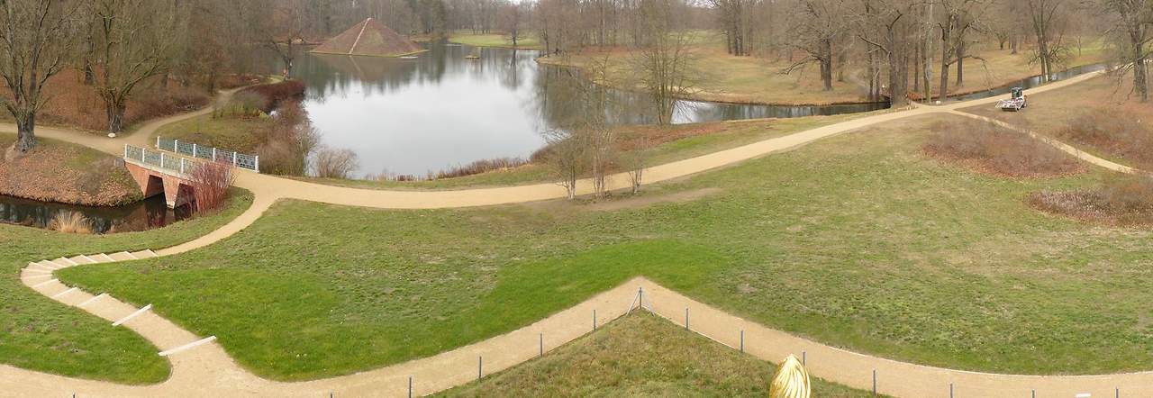 Neue Wege im Umfeld der Landpyramide im Branitzer Park; SFPM