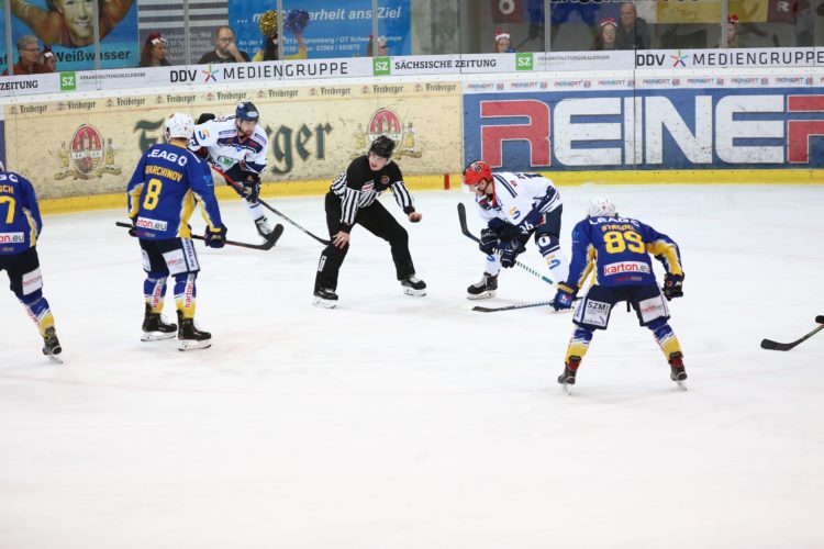 Lausitzer Füchse kurz vor Weihnachten. 1:0 Gewinn gegen Kassel Huskys