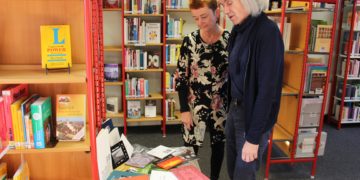 Lausitzer Literatursammlung erweitert. Bücher und Hörbücher übergeben