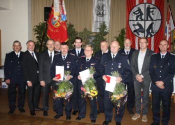 Landkreis Spree-Neiße zeichnet 111 Feuerwehrleute aus