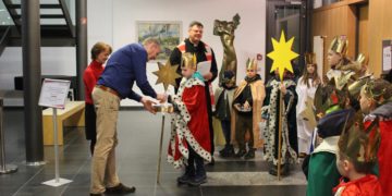 Sternsinger waren im Senftenberger Rathaus zu Gast