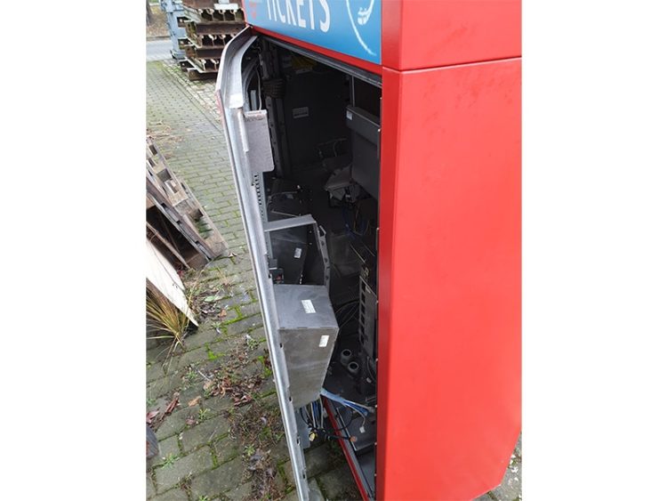 Zerstörter Fahrscheinautomat Cottbus-Madlow