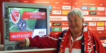 Dieter Merz im Presseraum des Statdions der Freundschaft FC Energie Cottbus