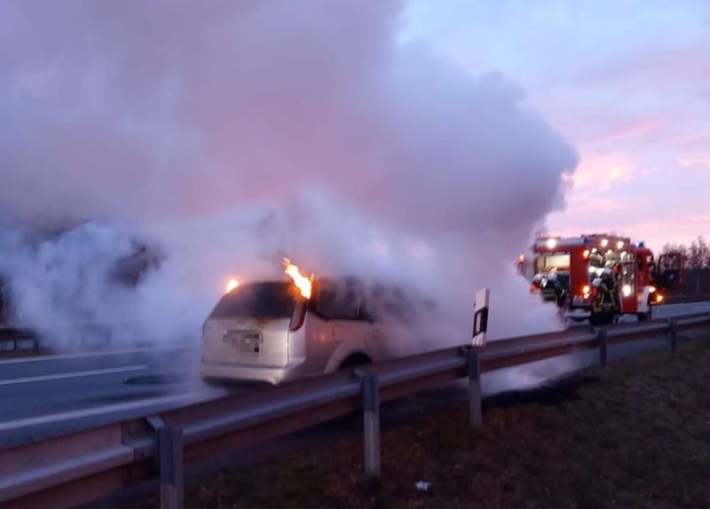 Autobrand auf der A13 bei Calau am 31.01.2020; Foto: FFW Calau