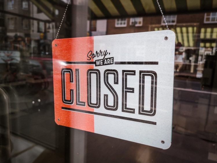 Shutdown wegen Coronavirus: Geschäfte & Bars schließen, Versammlungen verboten