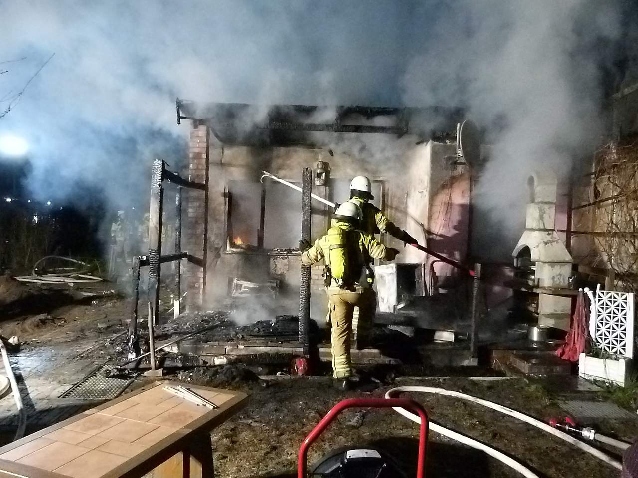 Bungalow in Cottbus-Ströbitz abgebrannt; Foto: Berufsfeuerwehr Cottbus