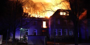 Verletzter bei Dachstuhlbrand in Hirschfeld