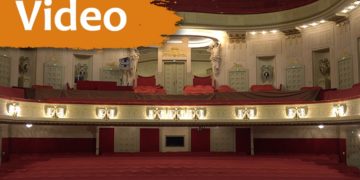 abgedeckte Stühle im Großen Haus_Staastheater Cottbus