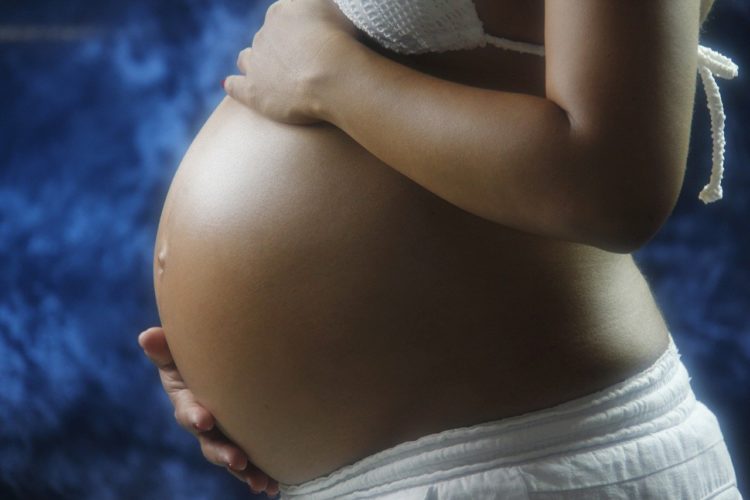 Barmer bietet Geburtsvorbereitungskurs per Live-Video