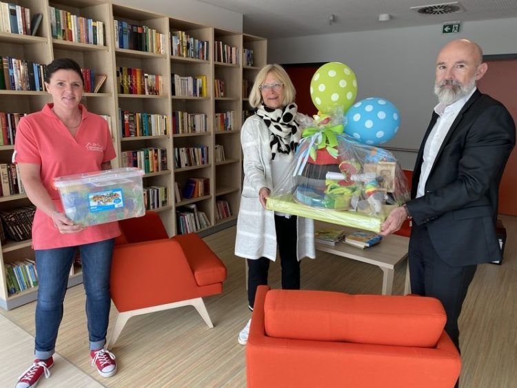 CTK übergibt Eröffnungsgeschenke an „Kinderhaus Pusteblume“