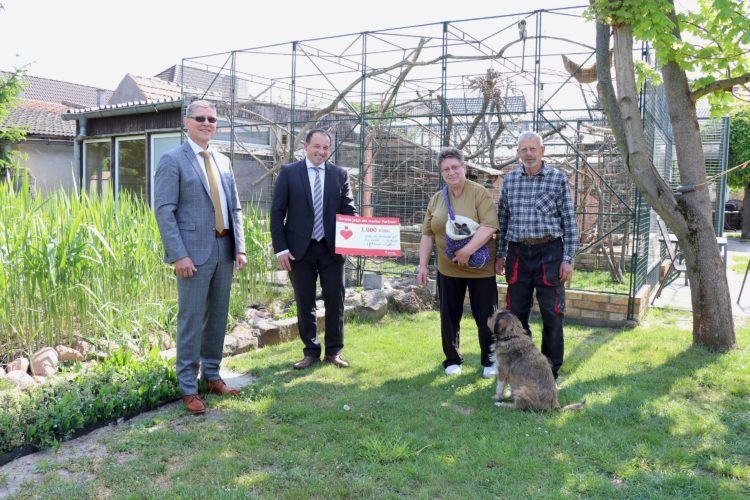 Sparkasse Spree-Neiße unterstützt Affen-Zoo Jocksdorf und Gewürzgarten Spreewald