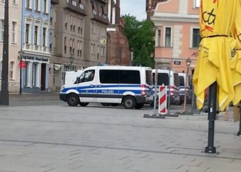 Polizei löst AfD-Corona-Demo in Cottbus auf. Festnahmen nach Veranstaltungsende