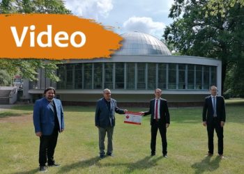 Sparkasse Spree-Neiße überreicht 1.000 Euro an Cottbuser Planetarium