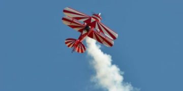Kunstflieger trainieren auf dem Flugplatz Welzow