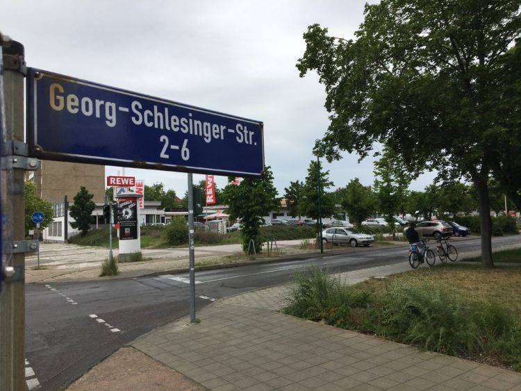 Straßensperrung in Cottbus-Sandow für Fahrbahnreparatur