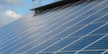BUND will Solardachpflicht auch in Brandenburg. Ackerflächen für Landwirtschaft