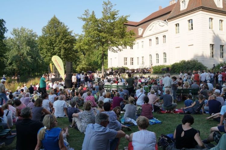 Archiv Spielplanpräsentation