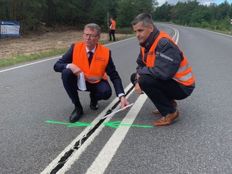 Bundesstraße rutscht ab. B97 zwischen Hoyerswerda und Spreetal voll gesperrt!