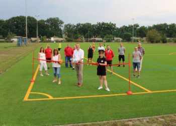 Neuer Kunstrasenplatz in Senftenberg übergeben