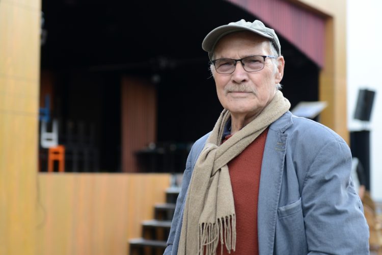 Neue Bühne Senftenberg ehrte Heinz Klevenow zum 80. Geburtstag