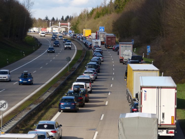 Sachsen will Bundesstraßen und Autobahnen erweitern