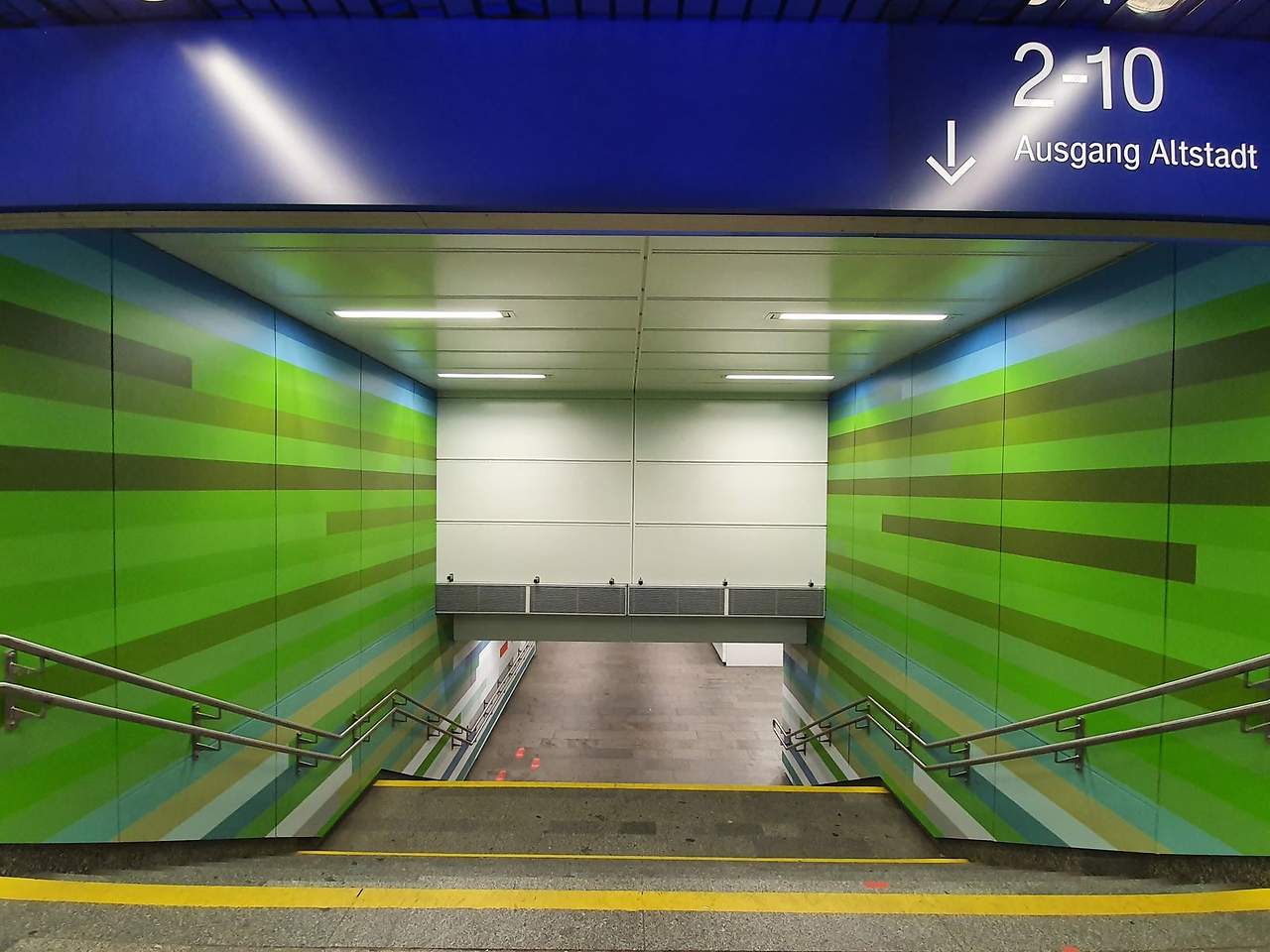 Neues Design am Personentunnel des Bahnhofs in Cottbus, Foto: Deutsche Bahn AG