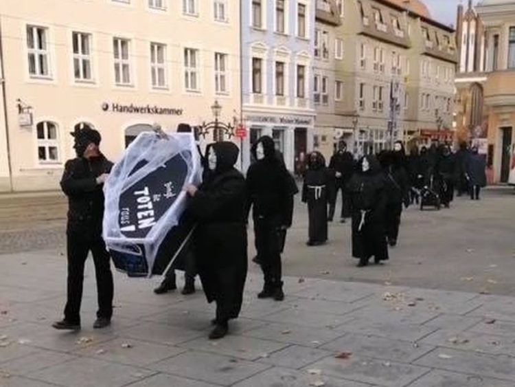 Unangemeldeter Coronagegner-Aufzug in Cottbus