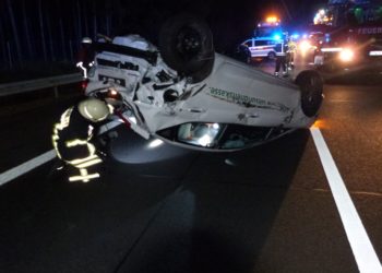 Zwischen Cottbus und Vetschau: Auto überschlägt sich auf der A15