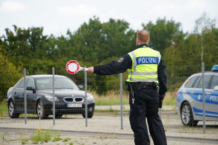 Illegale Einreise und Fahndungserfolge an deutsch-polnischer Grenze