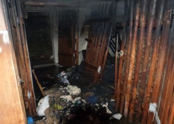 Feuerwehr löscht Kellerbrand in Cottbus