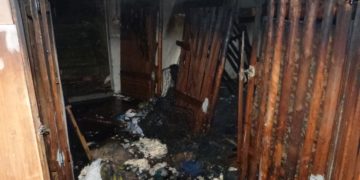 Feuerwehr löscht Kellerbrand in Cottbus