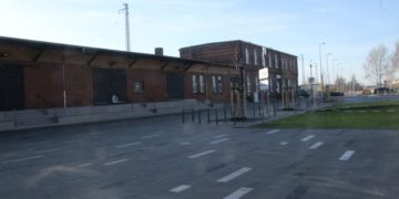 Wendekreis und Fußgängerzone. Nordausgang am Cottbuser Bahnhof fertig