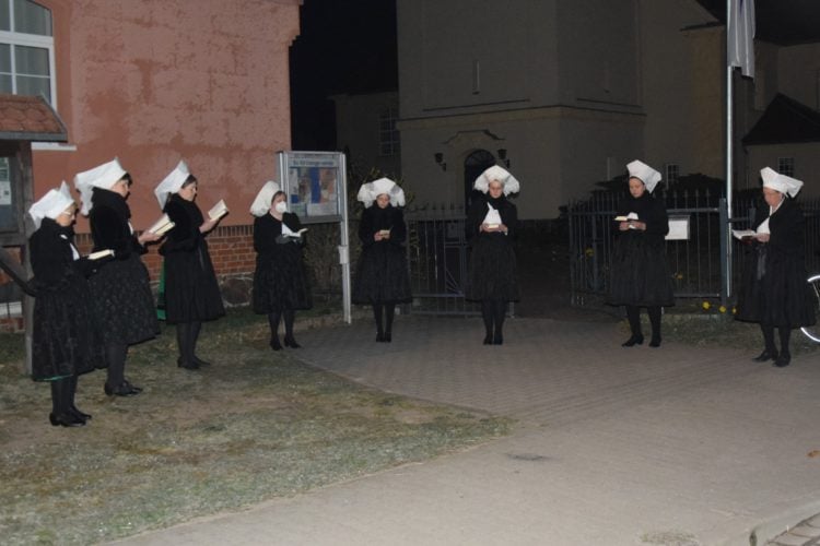 Sorbische Ostersingen-Tradition in Sielow wiederbelebt