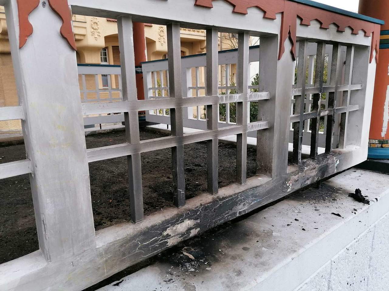 Schäden durch Feuer am Cottbuser Teehäuschen; Foto: Niederlausitz aktuell