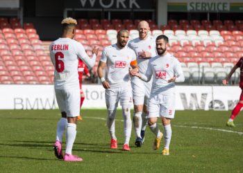 Shawn Kauter (Mitte) wechselt vom Berliner AK zu Energie Cottbus