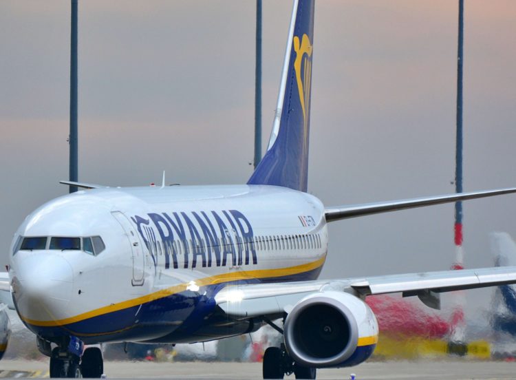 Nach Bombendrohung - Ryanair-Flugzeug musste am Flughafen BER notlanden