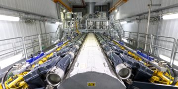 Motor eines Blockheizkraftwerks im Heizkraftwerk der Stadtwerke Cottbus