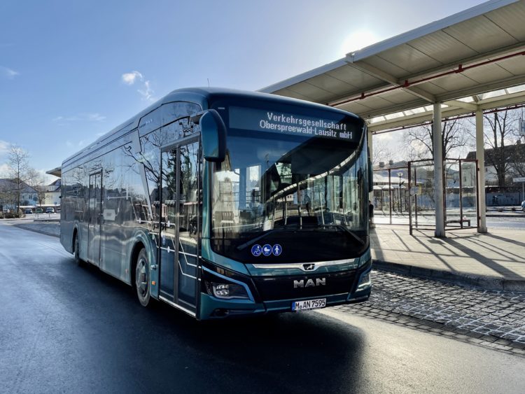 Foto: MAN Lion’s City 12 E (ein Elektrobus) wird vom 21. – 25.01.2022 testweise im Stadtverkehr Senftenberg eingesetzt.