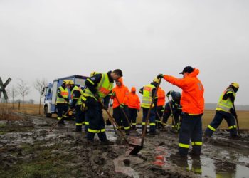 Das THW Lübben-Spreewald befreite am Samstag eine Bahnstrecke zwischen Lübben und Neuendorf; Foto: THW Lübben-Spreewald