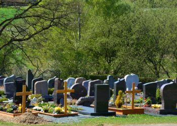 Mehr Verstorbene 2020 in Berlin & Brandenburg. COVID als Hauptgrund