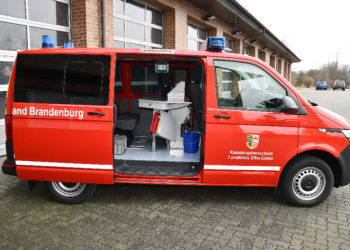 Neuer Kommandowagen an Feuerwehr Elsterwerda übergeben