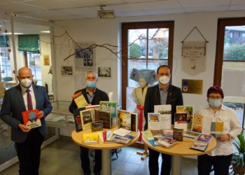 Spreewaldbibliothek in Burg erhält sorbisches Medienpaket