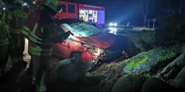 Bei Briesen: 24-Jähirger bei Unfall in Kreisverkehr verletzt / Foto: Blaulichtreport Lausitz